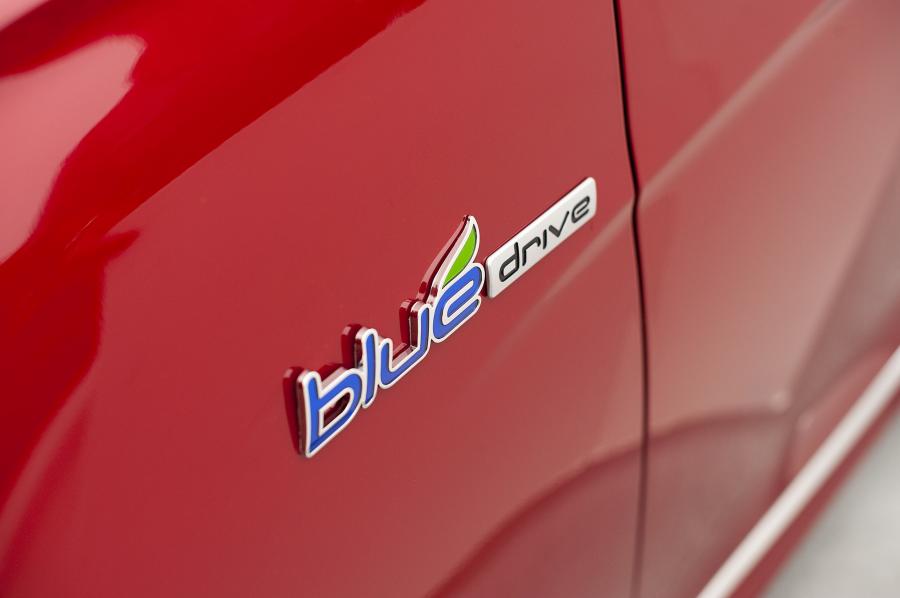  Hyundai Sonata Hybrid 2010 года  (фото 19 из 83)